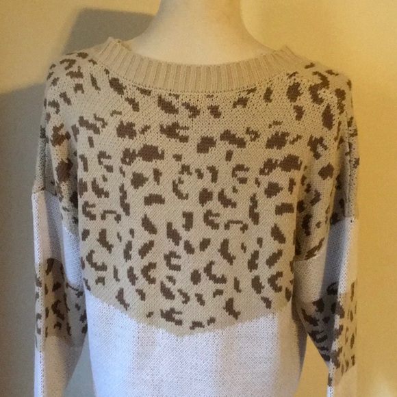 C/Z Collection by Cezele Brown and White Animal Print Sweater (sz L) - Picture 5 of 7